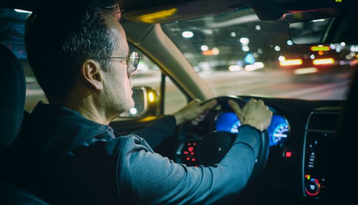 Les jours raccourcissent… 3 astuces pour conduire de nuit !